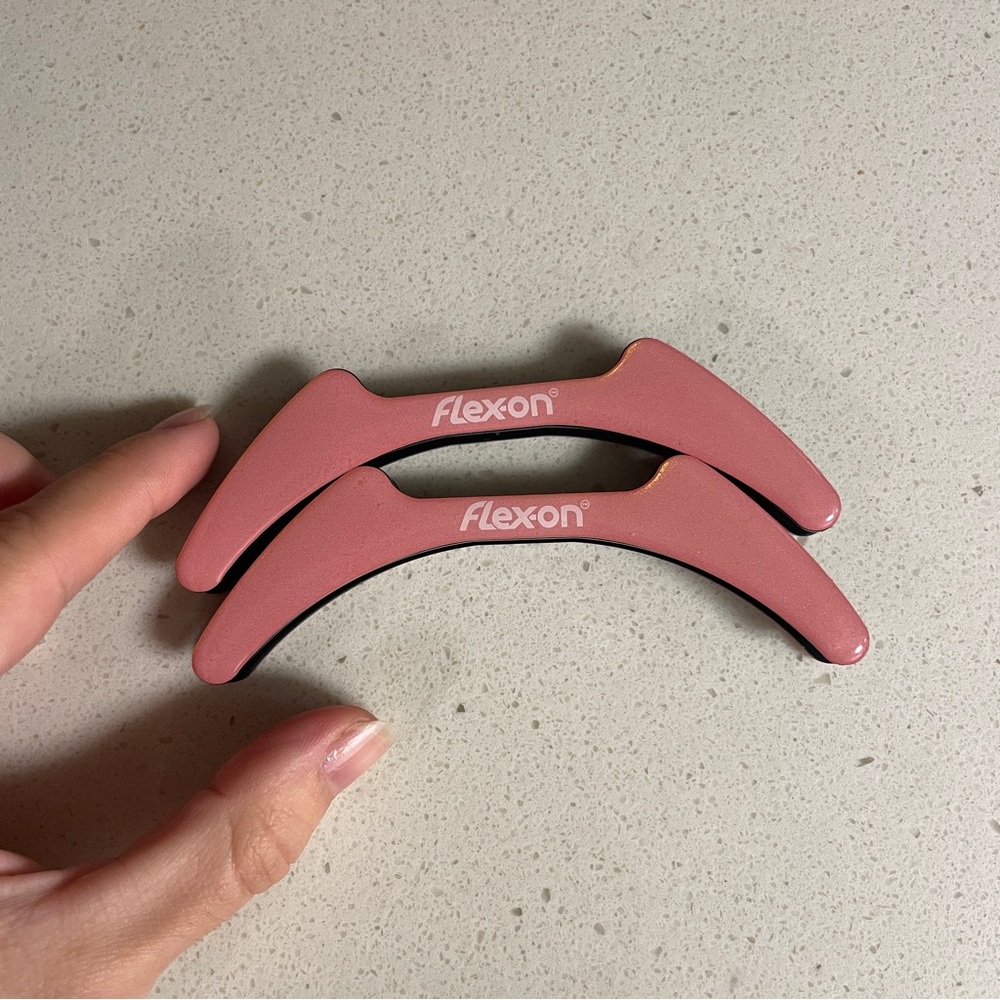 Flex-on magnetic inserts for stirrups - Picture 9 of 10